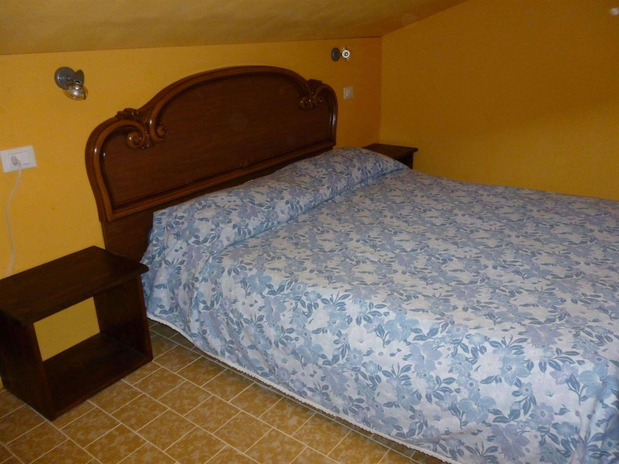 Elicrim Hotel Santo Stefano di Magra Eksteriør billede