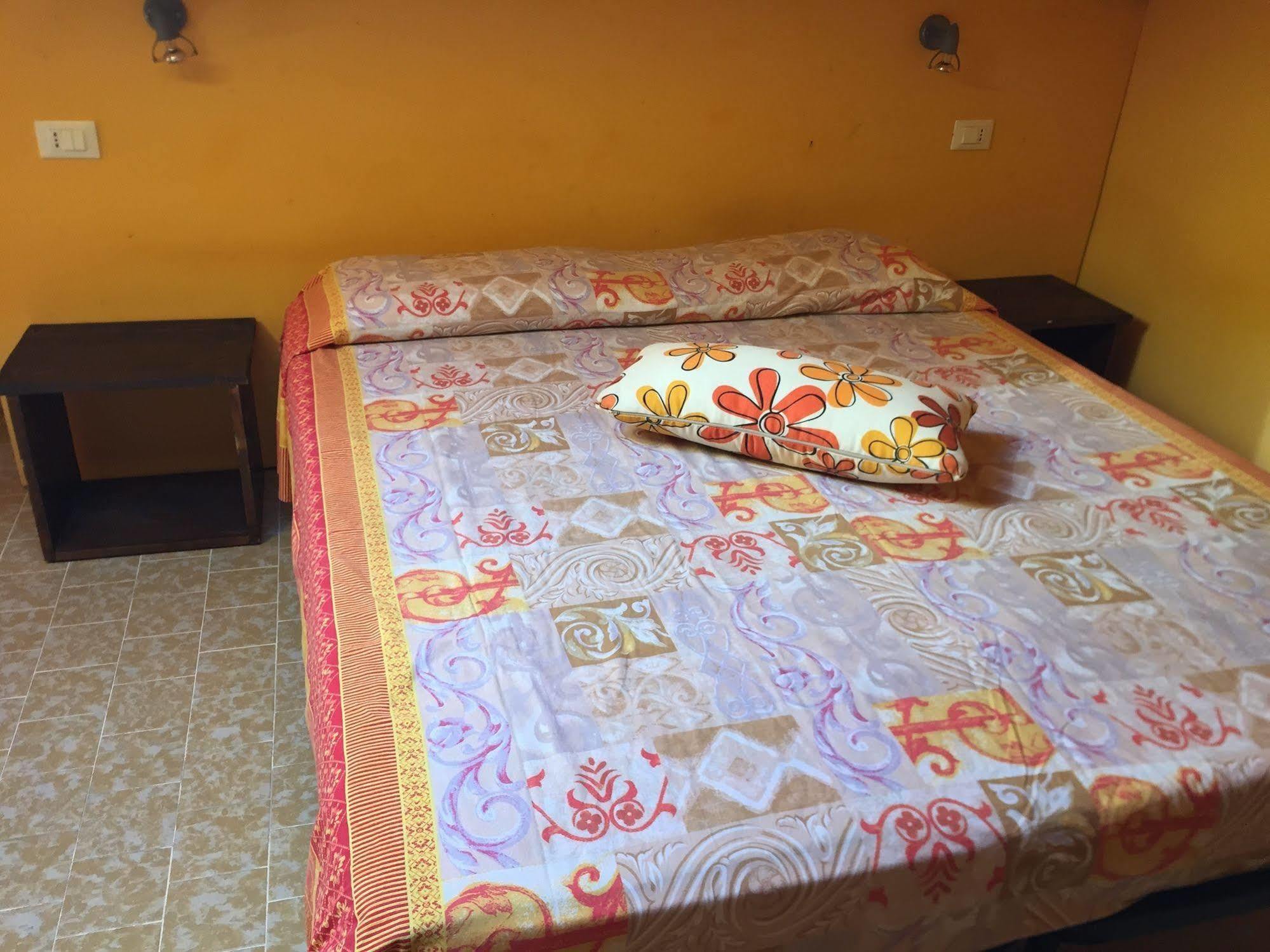 Elicrim Hotel Santo Stefano di Magra Eksteriør billede
